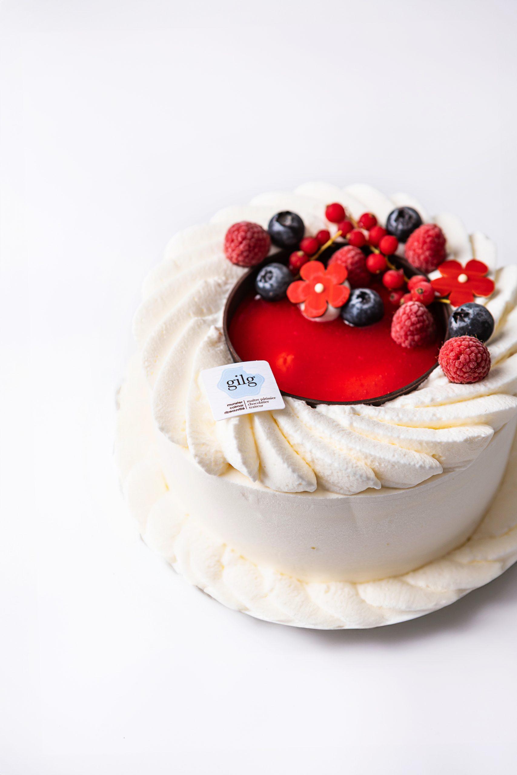 vacherin fruits rouges 4/6/8 personnes vacherin fruits rouges 4/6/8 personnes